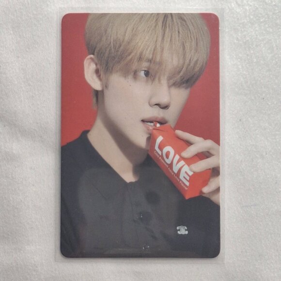 TXT The Star Chapter: SANCTUARY (Lover VER.) Photocard - YEONJUN - Picture 1 of 2